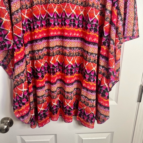 NWT. Susan Graver poncho style Top size 3X. Poncho Purple, red, orange colors. - Picture 3 of 12